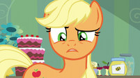 Applejack sorprendida por la Cutie Mark de Apple Bloom Un Descanso Agotador