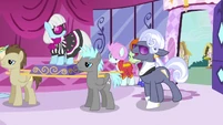 Hoity Toity enters Carousel Boutique S7E9.png (1.15 MB)