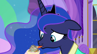 Luna tasting Celestia's travel snacks S9E13