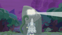 Star Swirl's journal emitting a beam of light S7E25