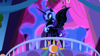 Nightmare Moon appears S1E1