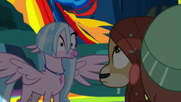 Silverstream and Yona drenched in water S9E3