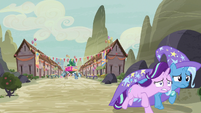 Starlight and Trixie run away from the village S6E25