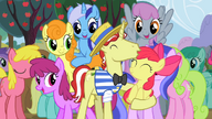 1000px-Flim kissing Apple Bloom's forehead S02E15