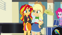 Applejack puts arm around Sunset Shimmer EG2