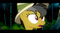 Daring Do looking around S02E16