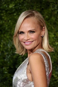 Kristin Chenoweth profile pic