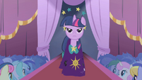 Twilight stepping out S1E14