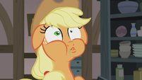 Applejack gagging S5E20