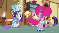 Pinkie Pie skates past her friends S5E21