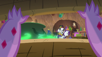 Spike still watching Rarity from the basket S8E11