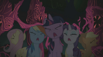 But then were like "AHHHHHHHHH!!!!!!" (So much for not being afraid of anything, Rainbow Dash)