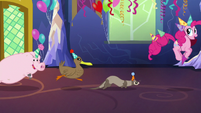Pinkie Pie bouncing with party hats S5E3