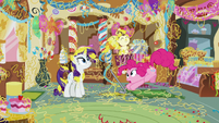 Pinkie Pie unsticks the Cake twins from the floor S7E19
