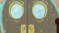 Ponies locked out of Sparkle family cabin S7E22