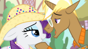 Trenderhoof 'That fruit-hauling pony named' S4E13