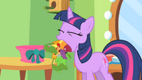 Twilight is hungry, and also keeping a secret S1E20