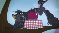 A vampire fruit bat stealing an apple from another S4E7.png (717 KB) A vampire fruit bat stealing an apple from another S4E7