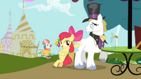 Apple Bloom and Snobby Stallion S2E17