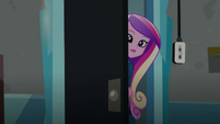 Cadance peering behind the door EG3