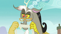 Discord glancing up at Twilight S5E22