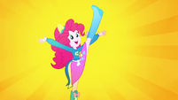 Pinkie Pie doing a split kick SS4