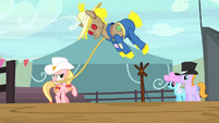 Ponies watching roping contest S5E6