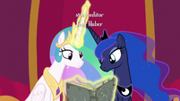 Princess Celestia and Luna reading Star Swirl's journal S7E25