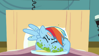 Rainbow Dash eating messily 3 S2E16