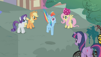 Rainbow Dash freaks out.