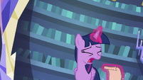 Twilight Sparkle yawning S6E21