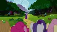 Twilight walking away S4E26