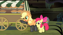 Applejack "wouldn't be enjoying these pies" S4E17