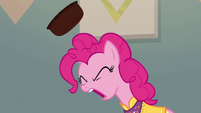 Curry bowl goes flying off Pinkie's head S6E12