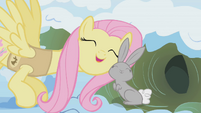 Fluttershy with bunny S01E11