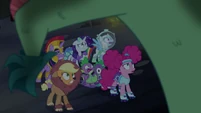 Did Rarity clone herself or something?