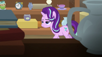 Starlight follows Twilight and Sunburst while bored S7E24