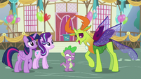 Thorax playfully punches Spike's arm S7E15