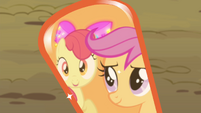 Scootaloo's hoof makes a great mirror.