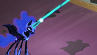 Nightmare Moon firing magic at Princess Celestia S4E2