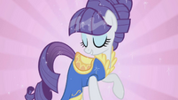 Rarity's grace and beauty S01E06