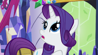 Rarity can't decide which decoration to remove S5E3