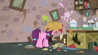 Sugar Belle alone in her ruined bakery S7E8.png (839 KB)