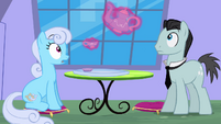 Twilight levitating the cup and kettle S3E1