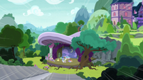 Celestia's voice echoes beyond the theater S8E7