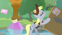 Derpy turning package right-side-up S9E5