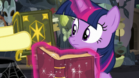Fluttershy giving Twilight Sparkle another journal S7E20