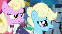 Ponies wary of Discord S4E25