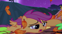 Scootaloo in leaves S3E6