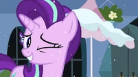 Starlight winks at Spike S6E2